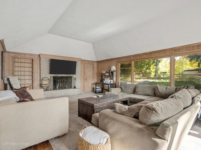 S639 Prince Crossing Road, West Chicago, IL 60185