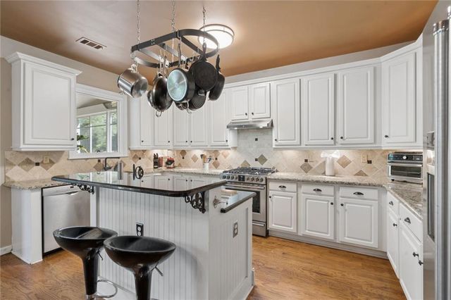 6875 Weatherstone Way, Alpharetta, GA 30009