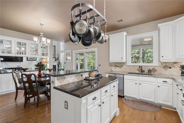 6875 Weatherstone Way, Alpharetta, GA 30009