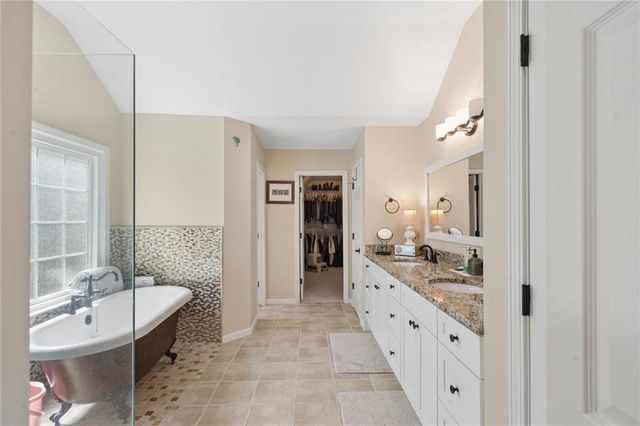 6875 Weatherstone Way, Alpharetta, GA 30009