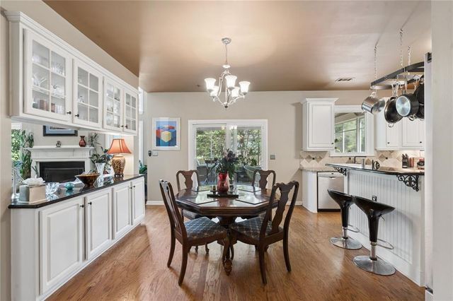 6875 Weatherstone Way, Alpharetta, GA 30009