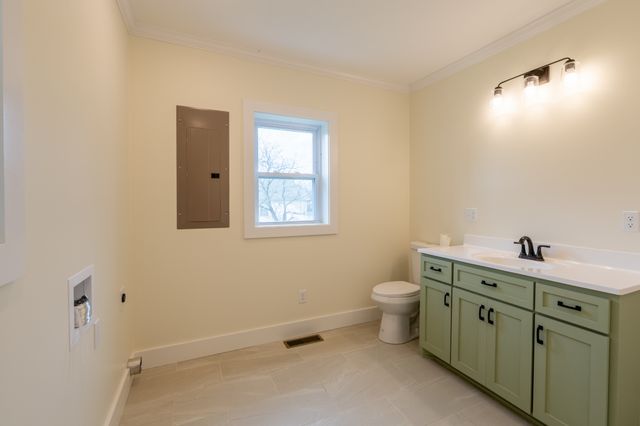 402 W Commerce St, Loretto, TN 38469