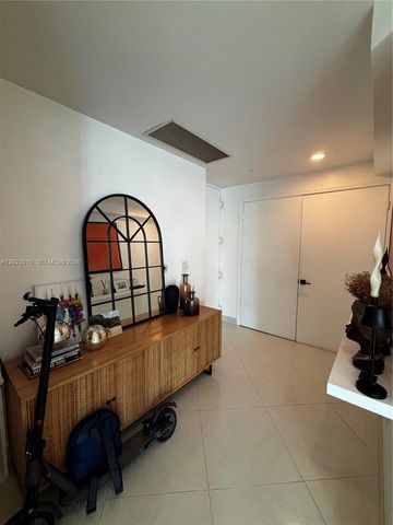 500 Brickell Ave 4102, Miami, FL 33131
