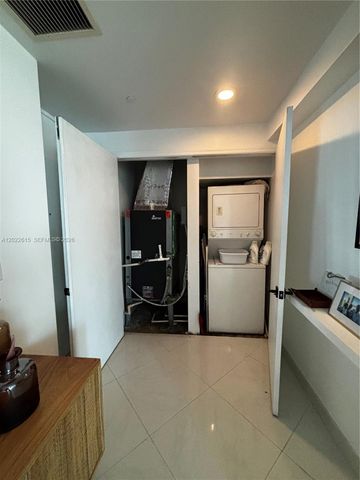 500 Brickell Ave 4102, Miami, FL 33131