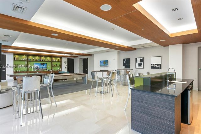 500 Brickell Ave 4102, Miami, FL 33131