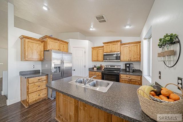 2060 N Roy Drive, Idaho Falls, ID 83401