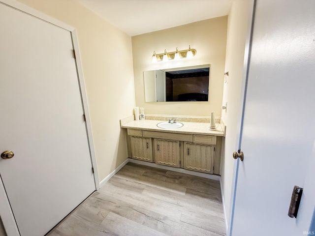5895 N SR 213, Windfall, IN 46076