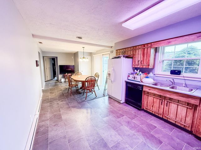 5895 N SR 213, Windfall, IN 46076