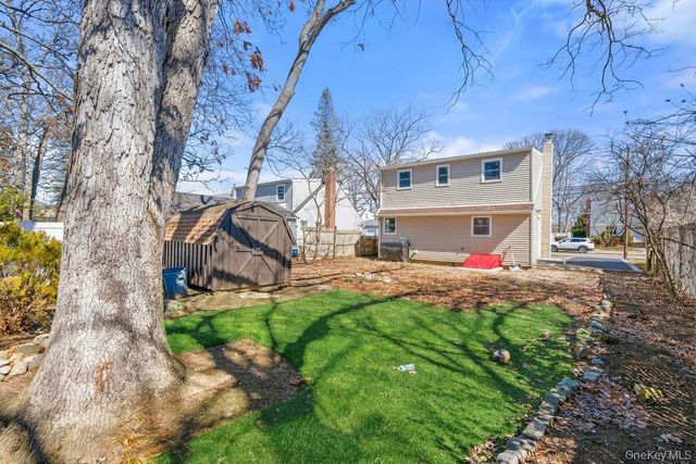 189 Trouville Road, Copiague, NY 11726