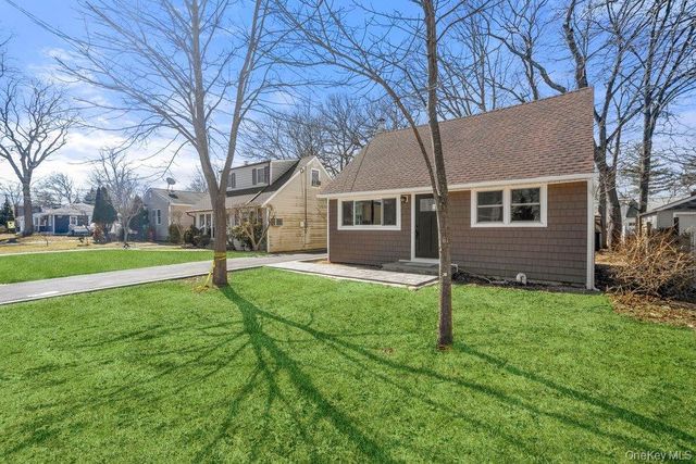 189 Trouville Road, Copiague, NY 11726