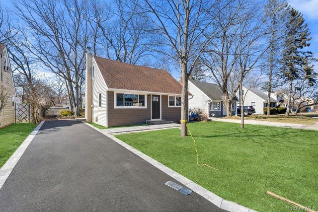 189 Trouville Road, Copiague, NY 11726