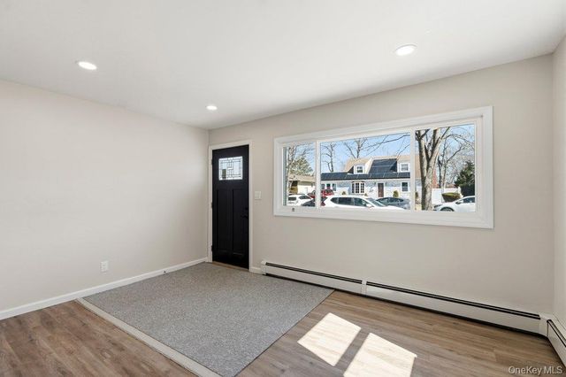 189 Trouville Road, Copiague, NY 11726