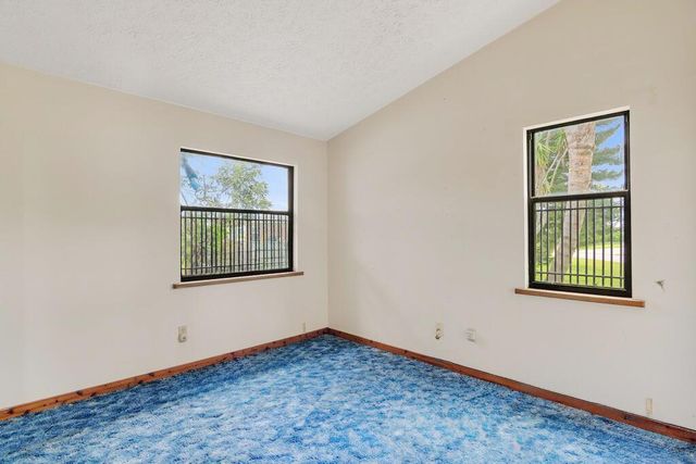 398 SW Ray Avenue, Port St Lucie, FL 34983