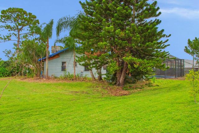 398 SW Ray Avenue, Port St Lucie, FL 34983