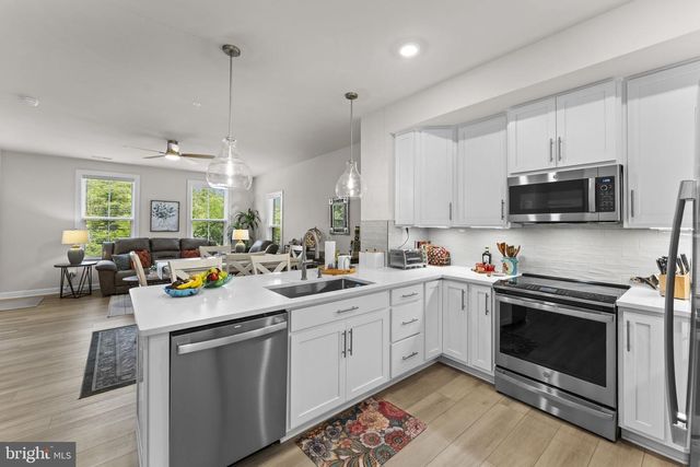 21805 EXPRESS TER, Ashburn, VA 20147