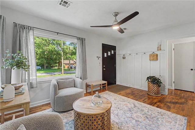 610 South Oak Hill Street, Siloam Springs, AR 72761