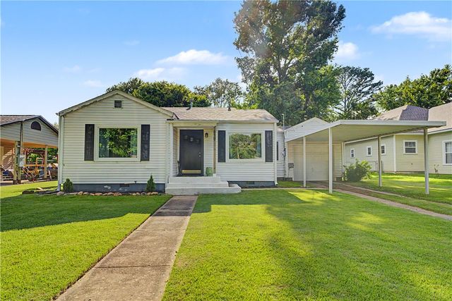 610 South Oak Hill Street, Siloam Springs, AR 72761