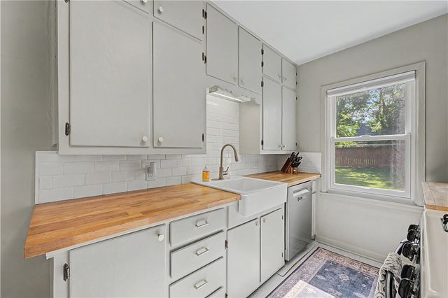 610 South Oak Hill Street, Siloam Springs, AR 72761