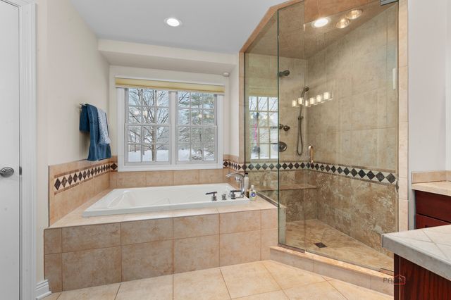 1771 Stanford Court, Lake Forest, IL 60045
