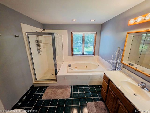 412 Rosette Street, Holly Village, MI 48442