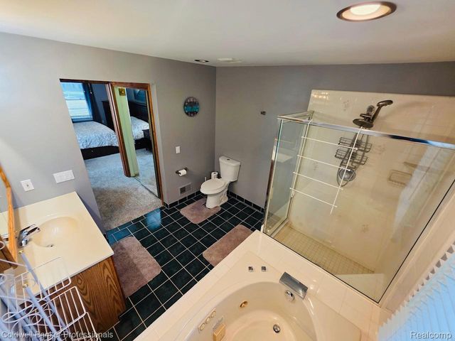 412 Rosette Street, Holly Village, MI 48442