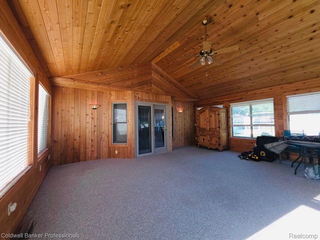 412 Rosette Street, Holly Village, MI 48442