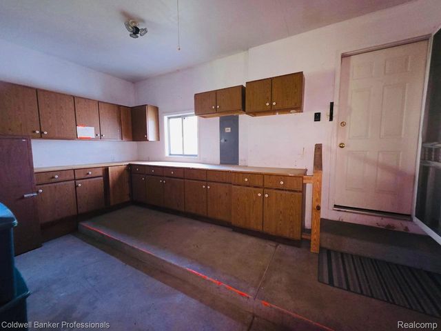 412 Rosette Street, Holly Village, MI 48442