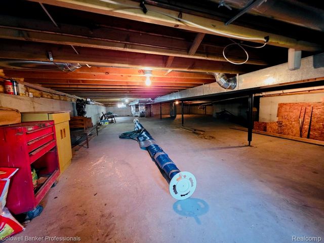 412 Rosette Street, Holly Village, MI 48442