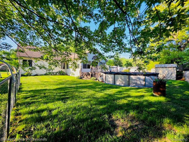412 Rosette Street, Holly Village, MI 48442