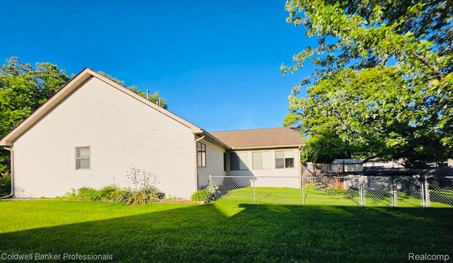 412 Rosette Street, Holly Village, MI 48442