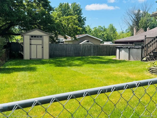 412 Rosette Street, Holly Village, MI 48442