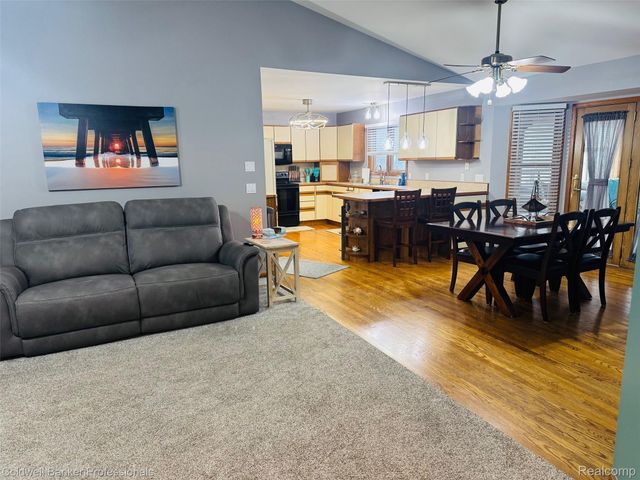 412 Rosette Street, Holly Village, MI 48442