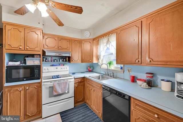 5109 RIDGEVIEW DR, Harrisburg, PA 17112