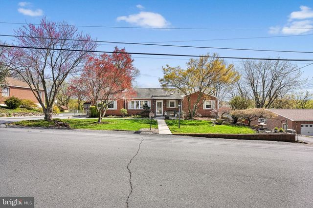 5109 RIDGEVIEW DR, Harrisburg, PA 17112