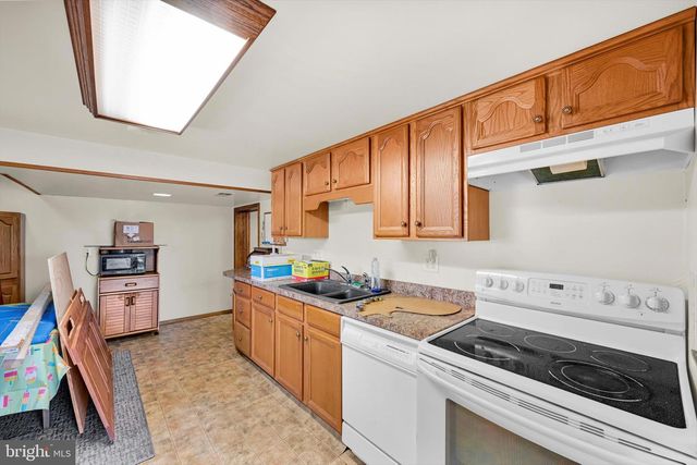 5109 RIDGEVIEW DR, Harrisburg, PA 17112