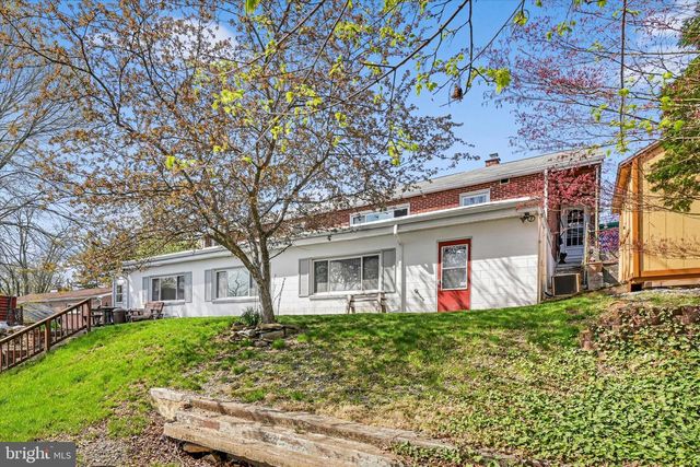 5109 RIDGEVIEW DR, Harrisburg, PA 17112