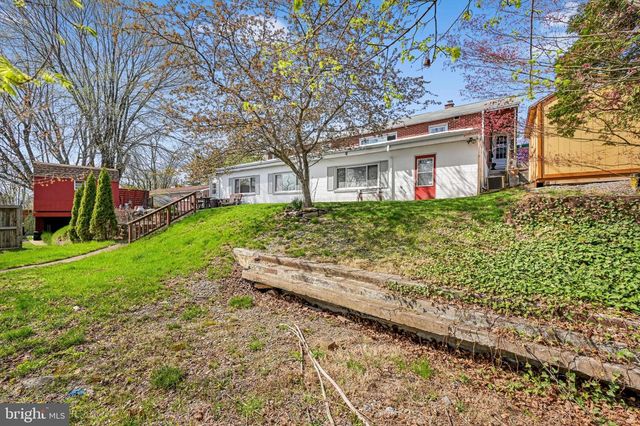 5109 RIDGEVIEW DR, Harrisburg, PA 17112