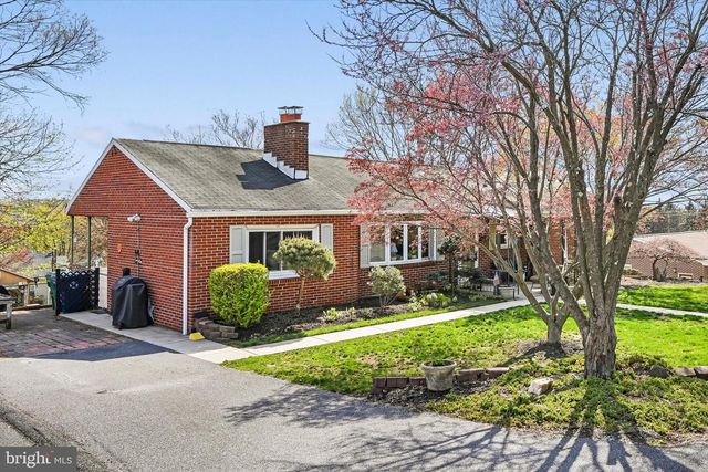 5109 RIDGEVIEW DR, Harrisburg, PA 17112