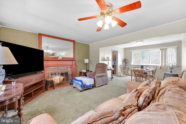 5109 RIDGEVIEW DR, Harrisburg, PA 17112