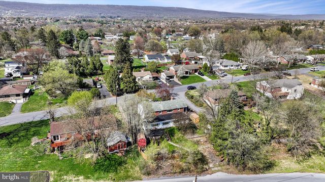 5109 RIDGEVIEW DR, Harrisburg, PA 17112