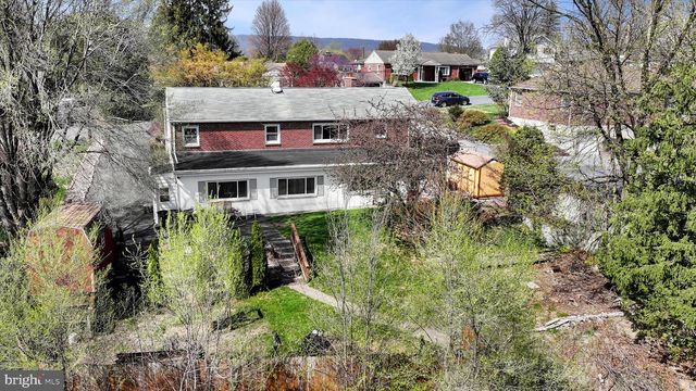 5109 RIDGEVIEW DR, Harrisburg, PA 17112