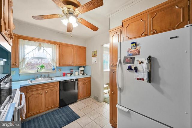 5109 RIDGEVIEW DR, Harrisburg, PA 17112