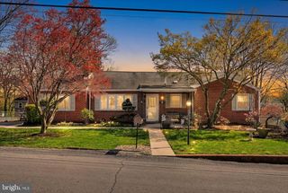 5109 RIDGEVIEW DR, Harrisburg, PA 17112
