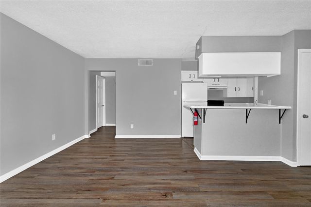 1200 Carolyn Ct 19, Houston, TX 77338