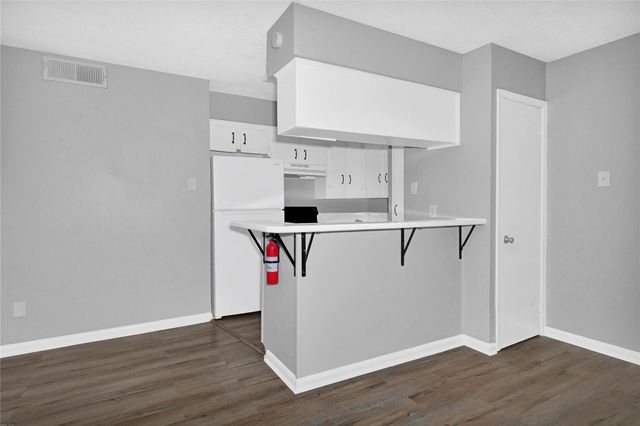 1200 Carolyn Ct 19, Houston, TX 77338