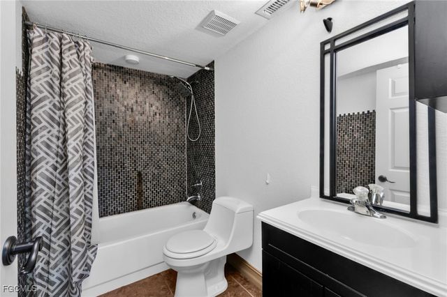 25050 Sandhill BLVD A2, Punta Gorda, FL 33983