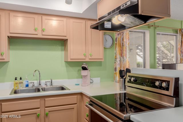 3002 N 70TH Street 136, Scottsdale, AZ 85251