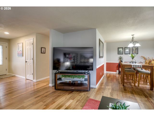 7165 Sw SORRENTO Rd, Beaverton, OR 97008