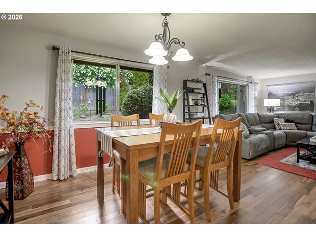 7165 Sw SORRENTO Rd, Beaverton, OR 97008