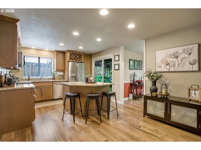 7165 Sw SORRENTO Rd, Beaverton, OR 97008
